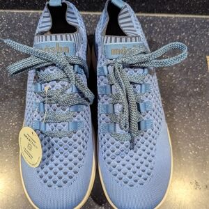 Women's Moshn Vigor Sneaker Marina Color Size 8.5 M